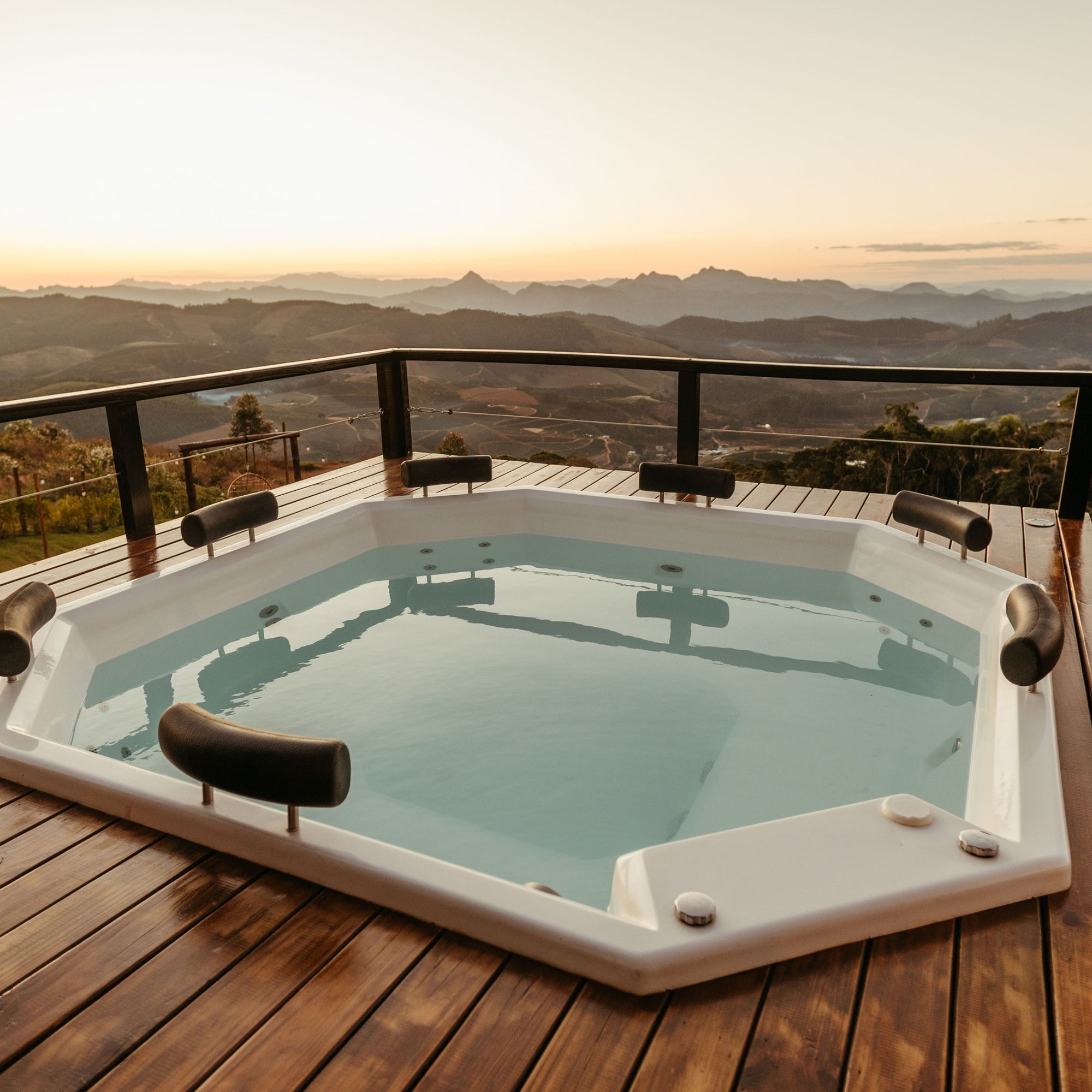 Pools, Hot Tubs & Supplies